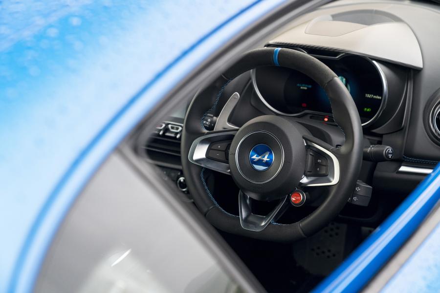 Панель приборов Alpine A110 Premiere Edition 2018 года  (UK) (фото 17 из 40)